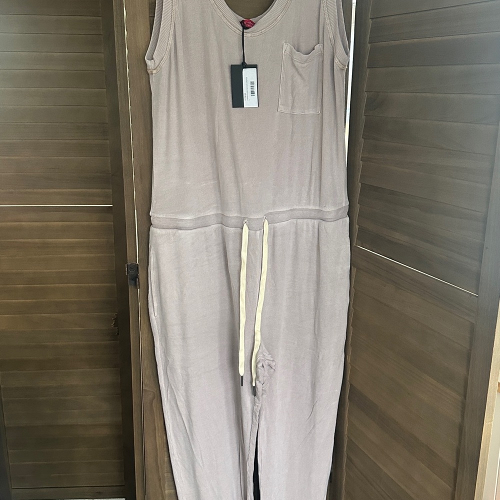 Beautiful Sleeveless Beige Jumpsuit